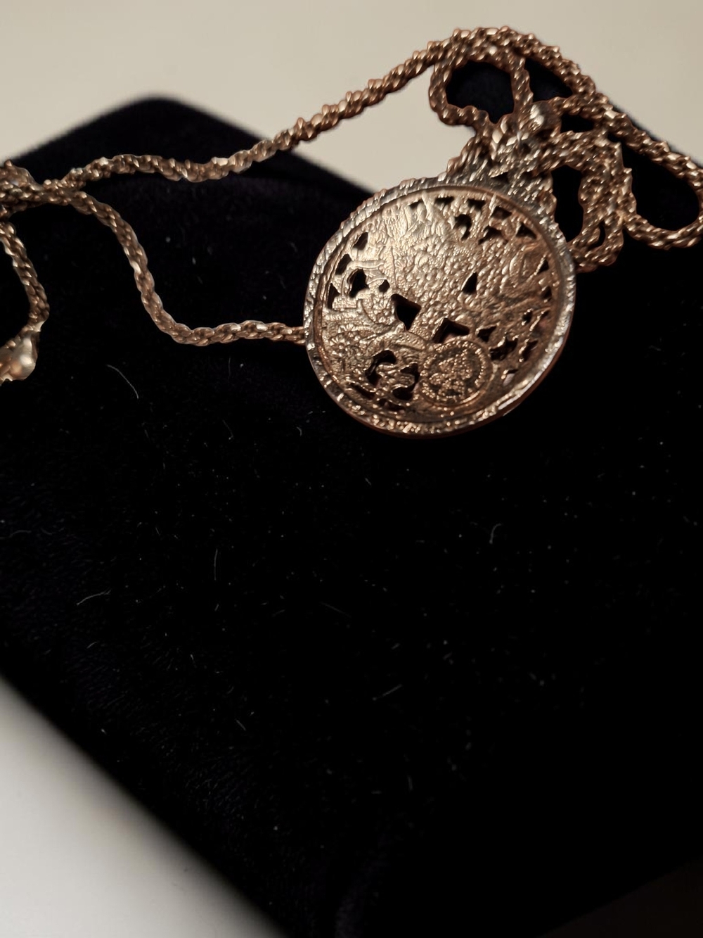 Vintage 1928 Jewelry "Writers Of The Good Word" Crystal Pendant Necklace 24" - Picture 4 of 4